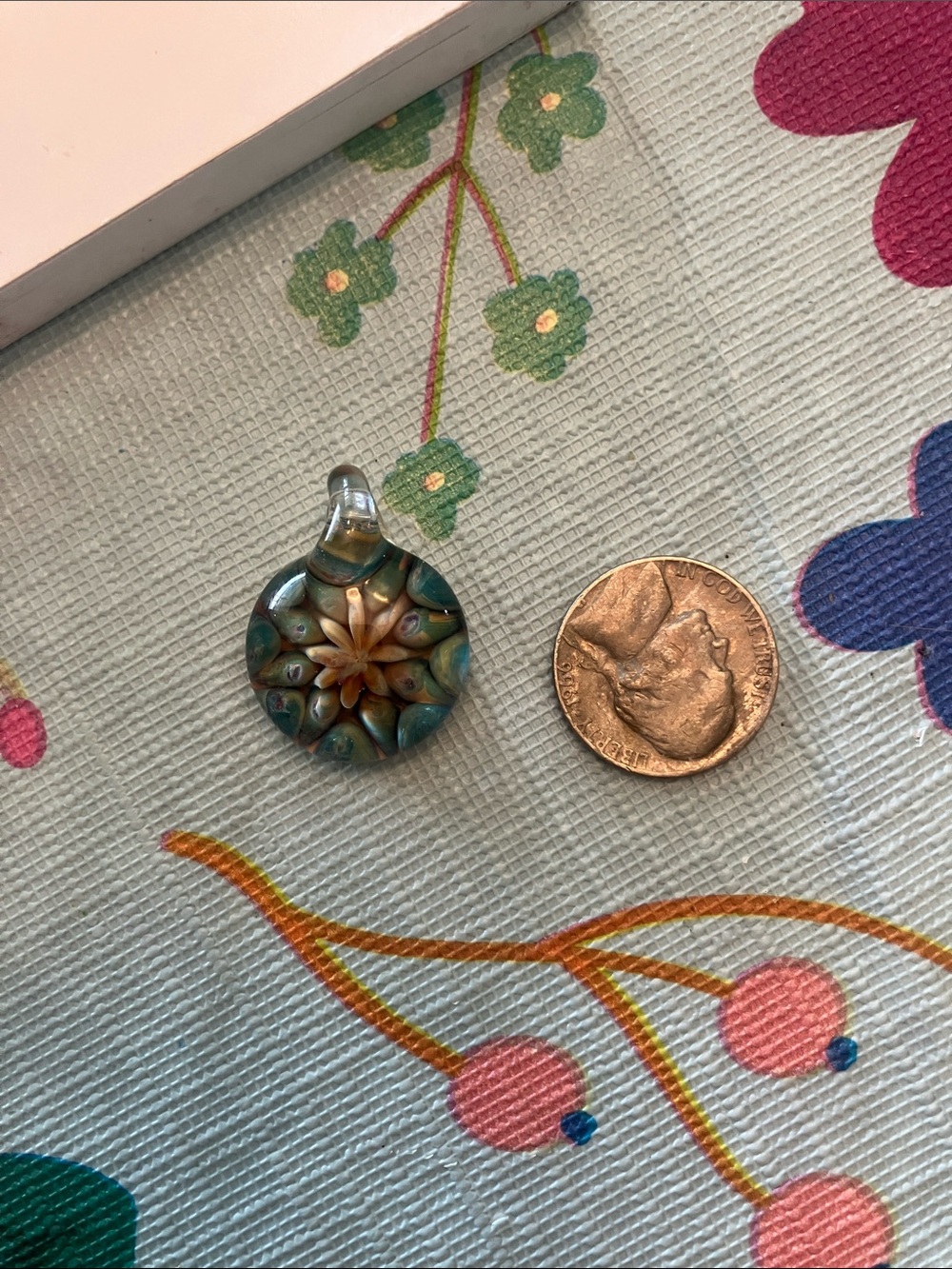 Murano Teal and Gold Floral Round Glass Pendant Necklace hand-blown design - Picture 2 of 6